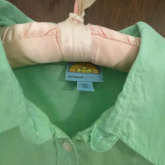 *SOLD* C&C California Lime Green Blouse - Picture 4 of 5